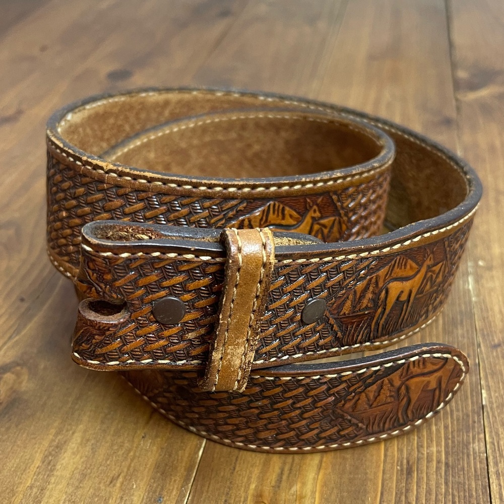 Brown leather basket weave embossed belt deer design size 36
